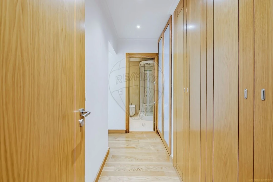 Apartamento T4 para Venda em Alfragide Foto 25