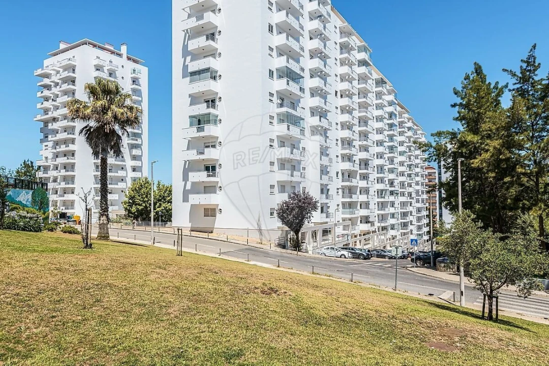 Apartamento T4 para Venda em Alfragide Foto 31