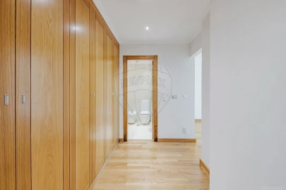 Apartamento T4 para Venda em Alfragide
