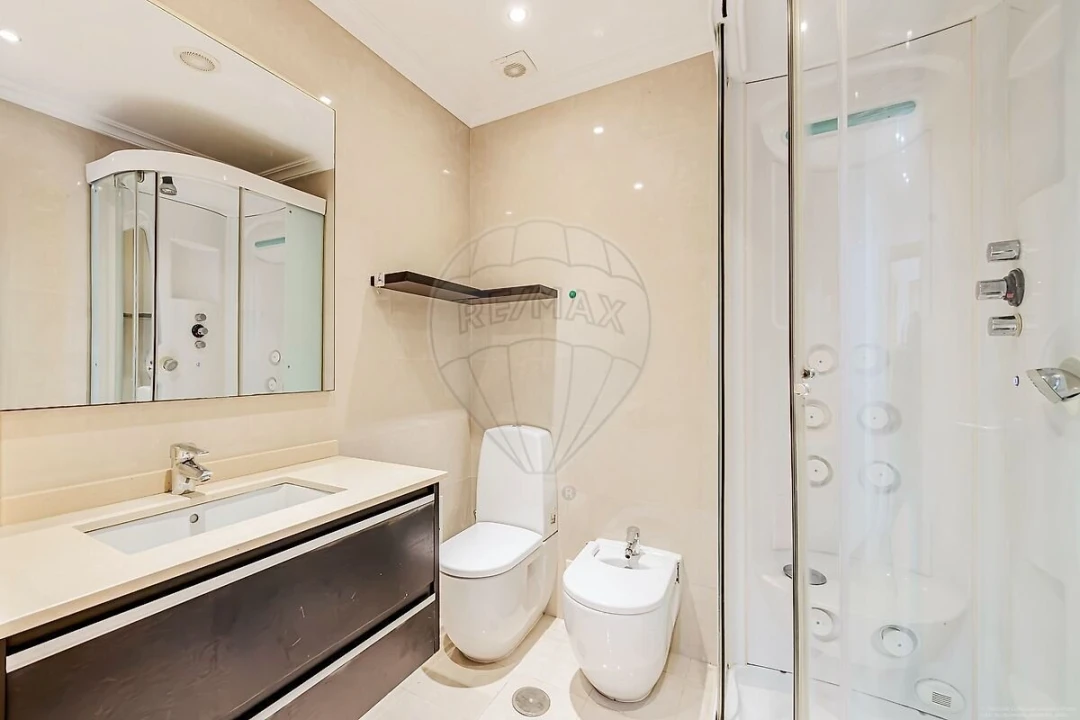 Apartamento T4 para Venda em Alfragide Foto 26