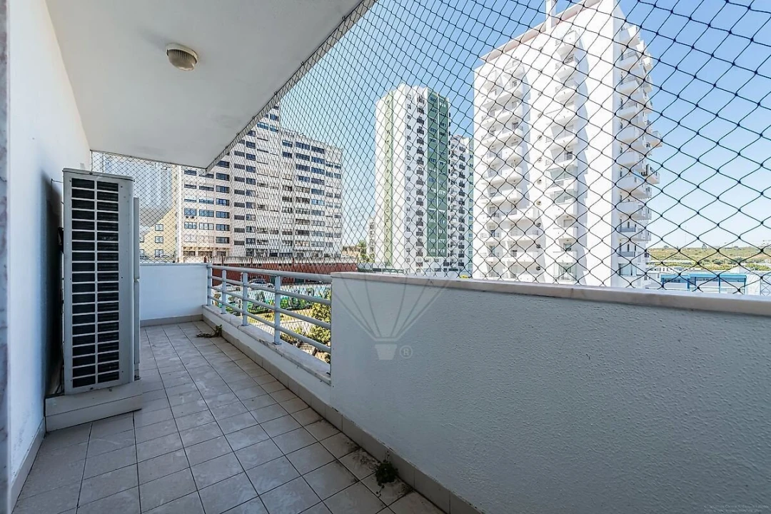 Apartamento T4 para Venda em Alfragide Foto 18