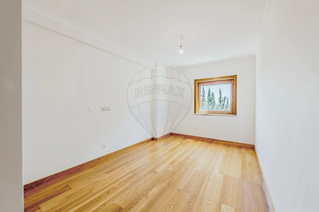 Apartamento T4 para Venda em Alfragide Foto 24