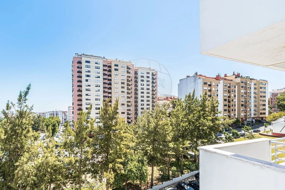 Apartamento T4 para Venda em Alfragide Foto 13
