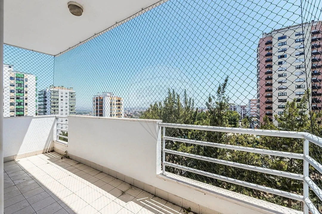 Apartamento T4 para Venda em Alfragide Foto 9