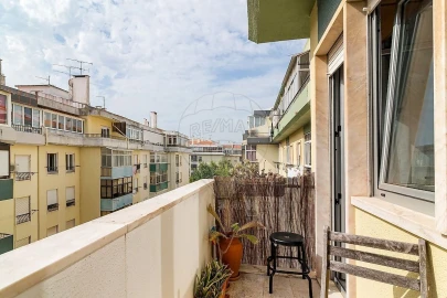 Apartamento T3 para Venda em Oeiras e São Julião da Barra, Paço de Arcos e Caxias