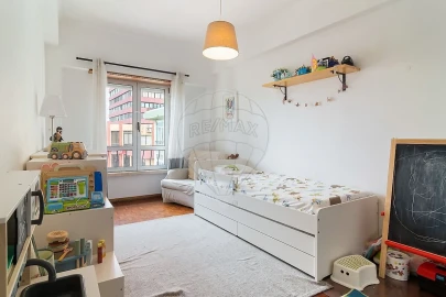 Apartamento T3 para Venda em Oeiras e São Julião da Barra, Paço de Arcos e Caxias