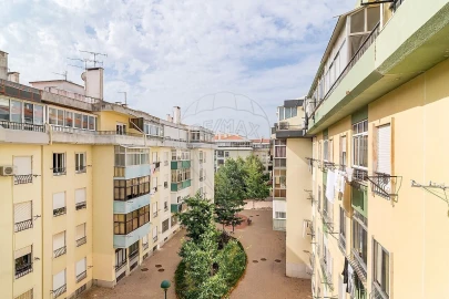 Apartamento T3 para Venda em Oeiras e São Julião da Barra, Paço de Arcos e Caxias