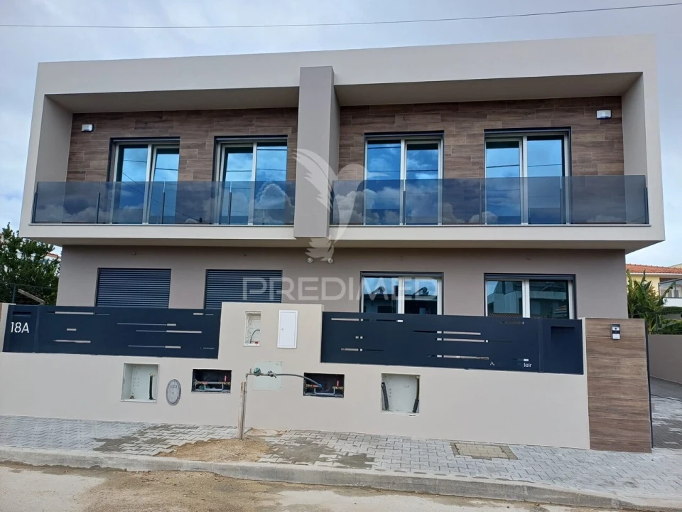 Moradia T3 para Venda em Quinta do Conde Foto 1