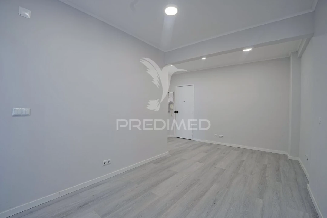 Apartamento T1 para Venda em Venteira Foto 4