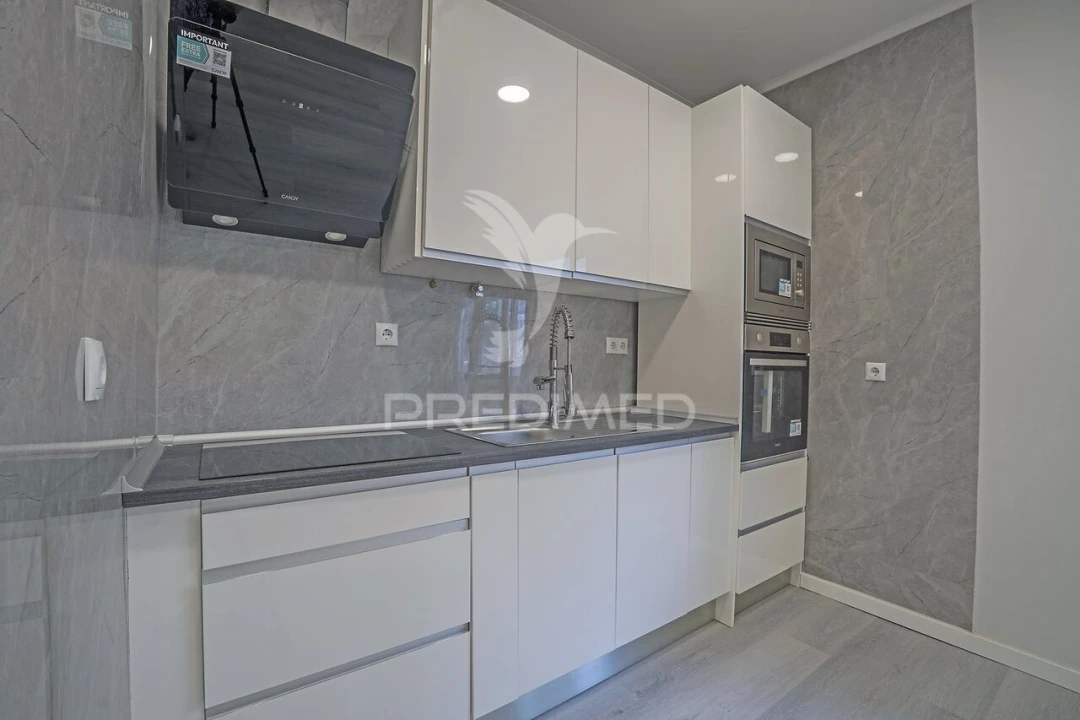 Apartamento T1 para Venda em Venteira Foto 3