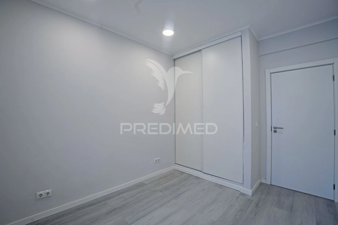 Apartamento T1 para Venda em Venteira Foto 8