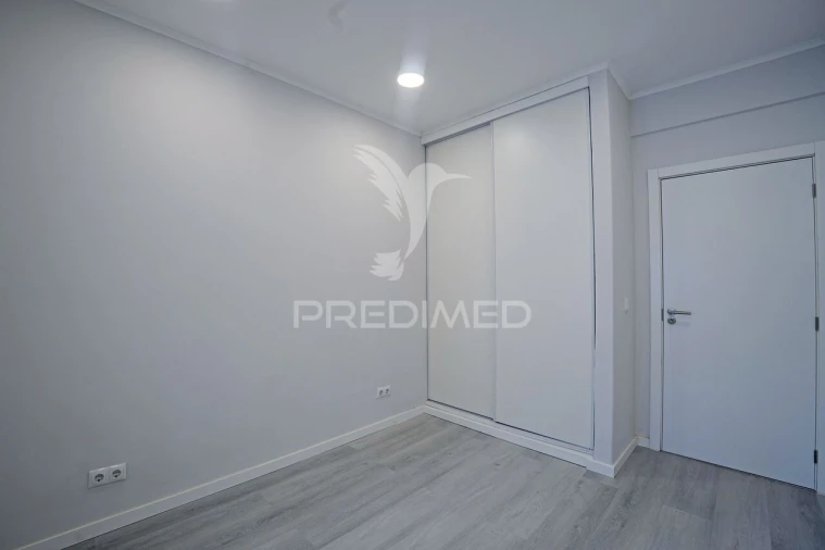 Apartamento T1 para Venda em Venteira Foto 8