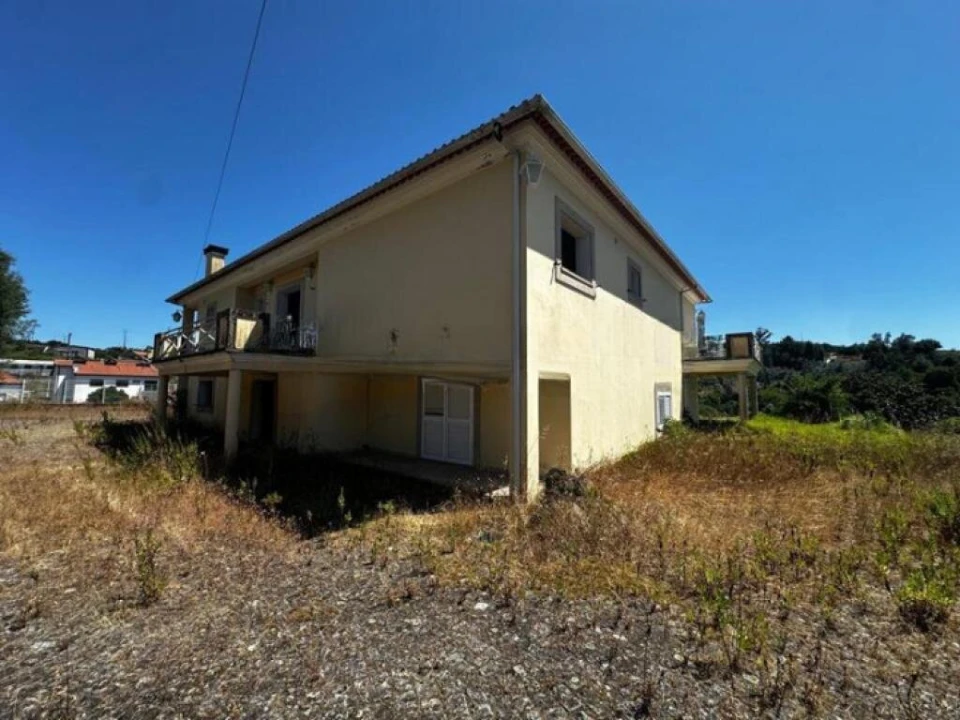 Moradia T4 para Venda em Ovoa e Vimieiro Foto 10