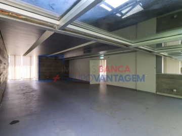 Loja para Venda em Malveira e São Miguel de Alcainça