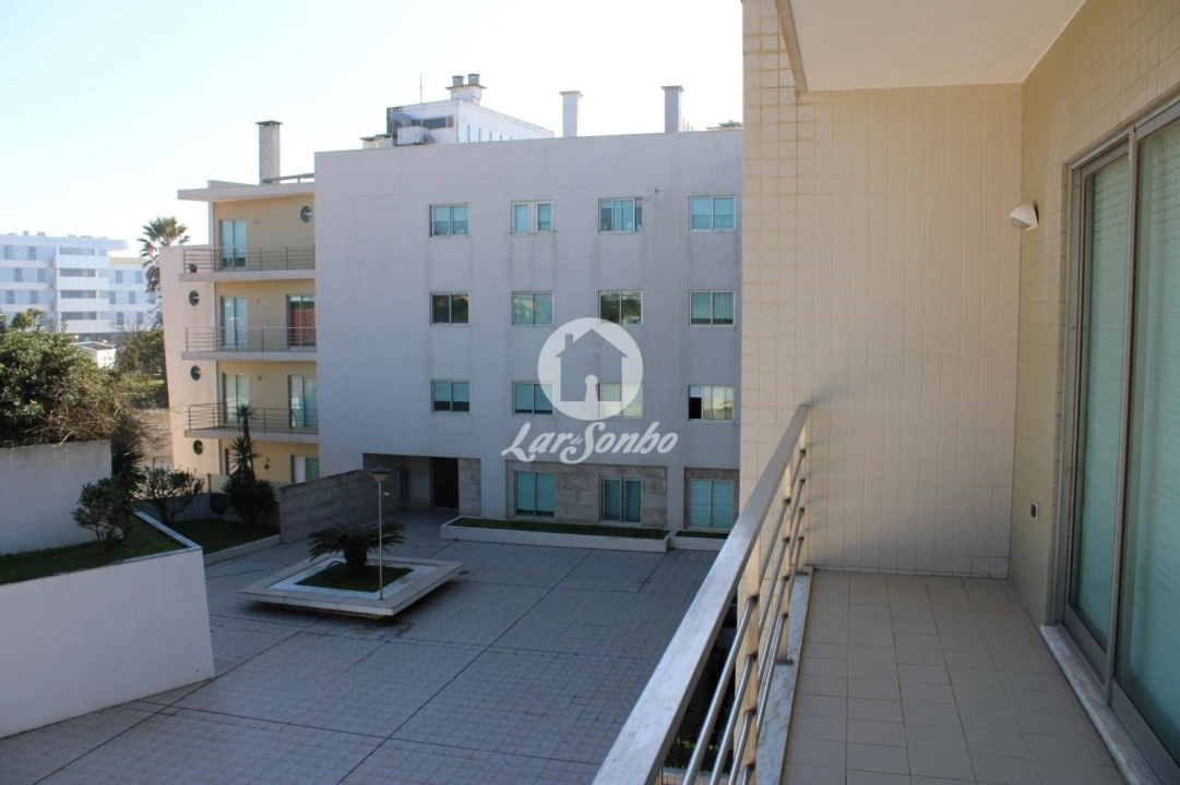 Apartamento T2 para Arrendamento em Canidelo Foto 18