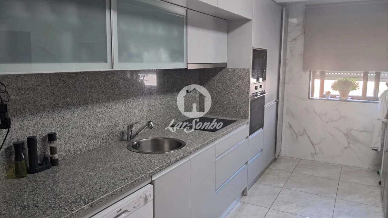 Apartamento T3 para Venda em Rio Tinto Foto 4