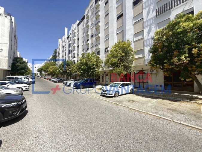 Apartamento T2 para Venda em Rio de Mouro Foto 3