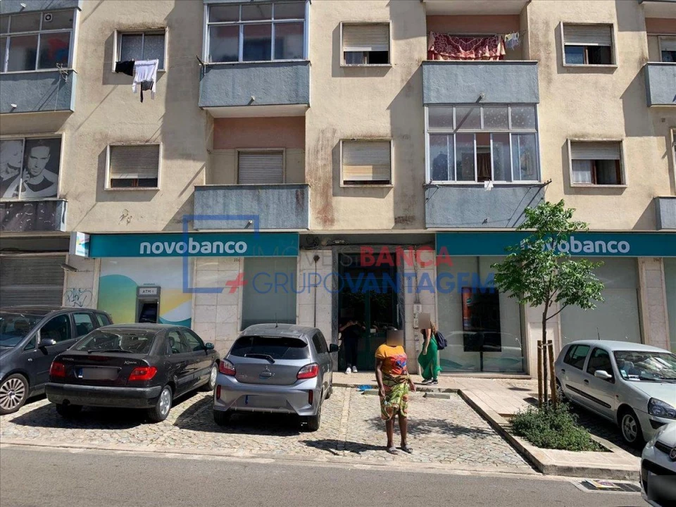 Apartamento T2 para Venda em Agualva e Mira-Sintra Foto 1