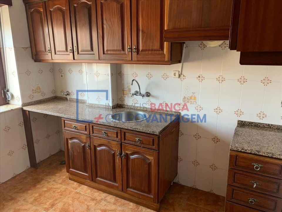 Apartamento T2 para Venda em Agualva e Mira-Sintra Foto 11
