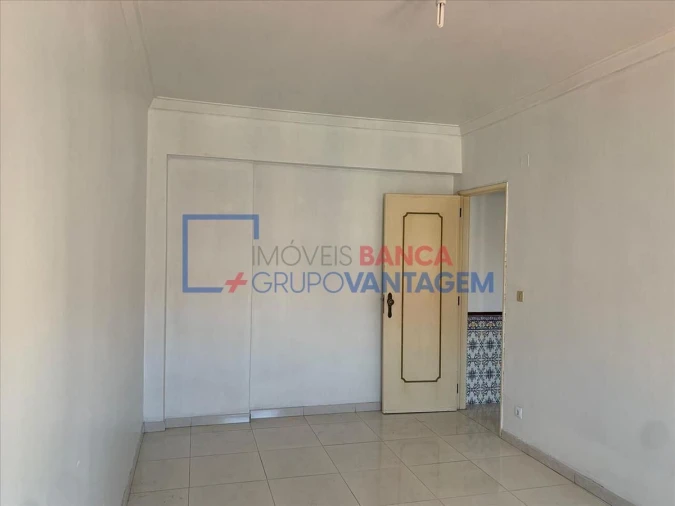 Apartamento T2 para Venda em Agualva e Mira-Sintra Foto 4