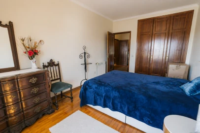 Apartamento T3 para Venda em Nogueira e Silva Escura