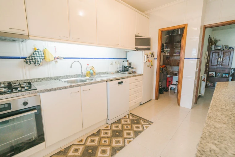 Apartamento T3 para Venda em Nogueira e Silva Escura Foto 6