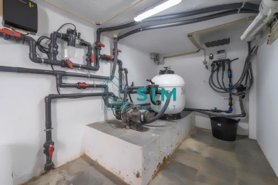 Moradia T4 para Venda em Quelfes