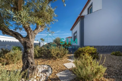 Moradia T4 para Venda em Quelfes