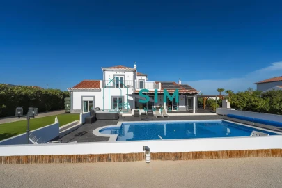 Moradia T4 para Venda em Quelfes