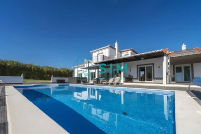 Moradia T4 para Venda em Quelfes
