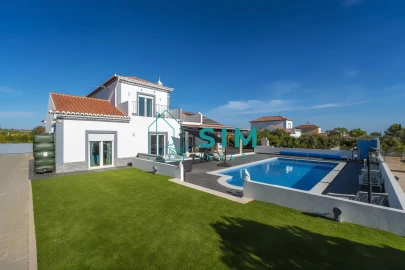 Moradia T4 para Venda em Quelfes