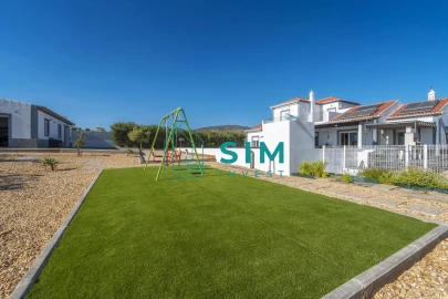 Moradia T4 para Venda em Quelfes