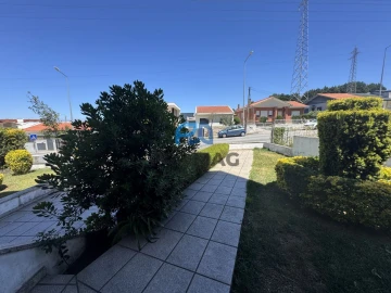 Apartamento T3 para Venda em Milheiros