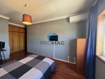 Apartamento T3 para Venda em Milheiros