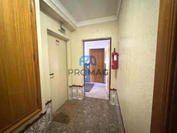 Apartamento T3 para Venda em Milheiros