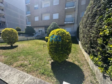 Apartamento T3 para Venda em Milheiros