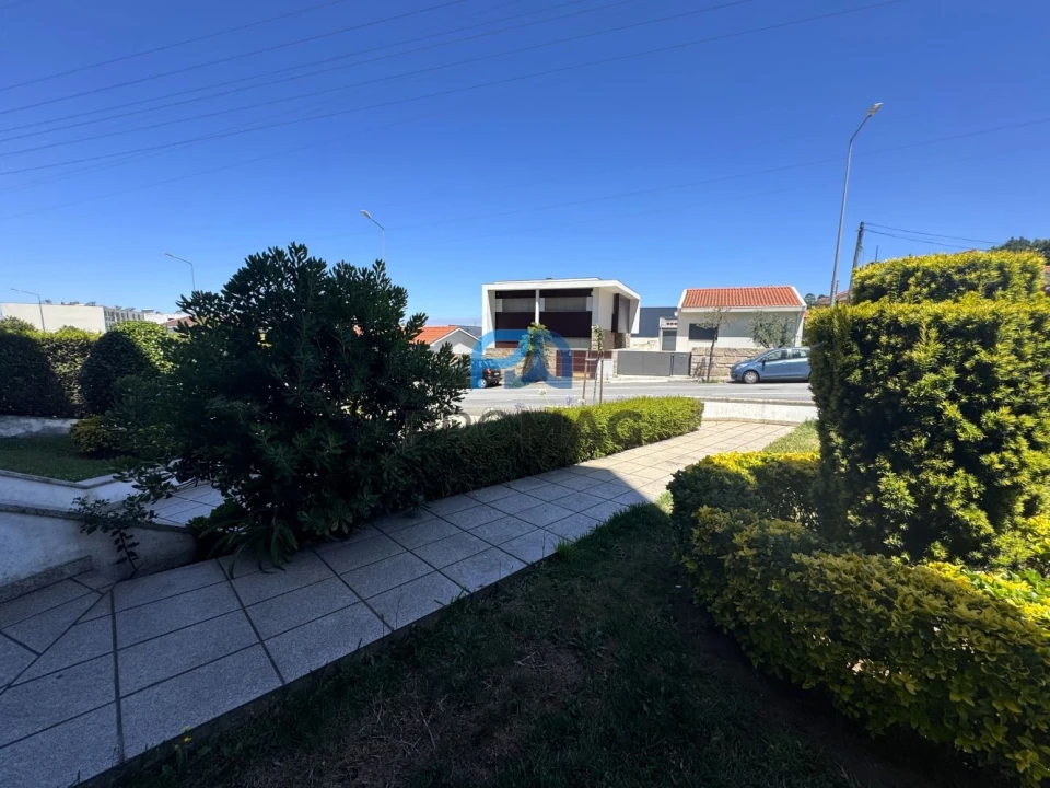 Apartamento T3 para Venda em Milheiros Foto 4