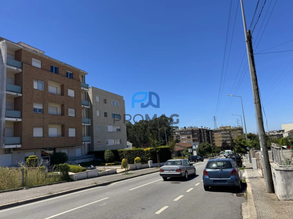 Apartamento T3 para Venda em Milheiros Foto 1