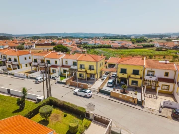 Moradia T4 para Venda em Olho Marinho