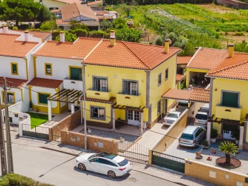 Moradia T4 para Venda em Olho Marinho