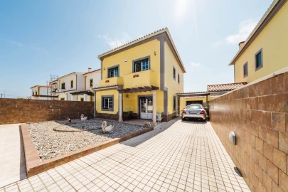 Moradia T4 para Venda em Olho Marinho