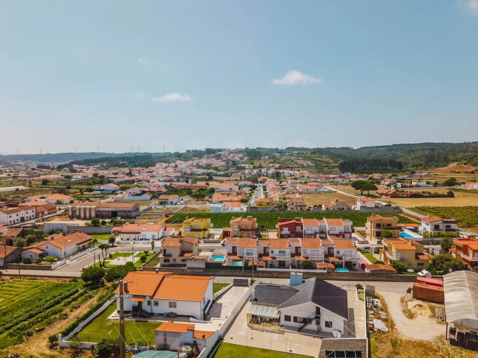 Moradia T4 para Venda em Olho Marinho Foto 12