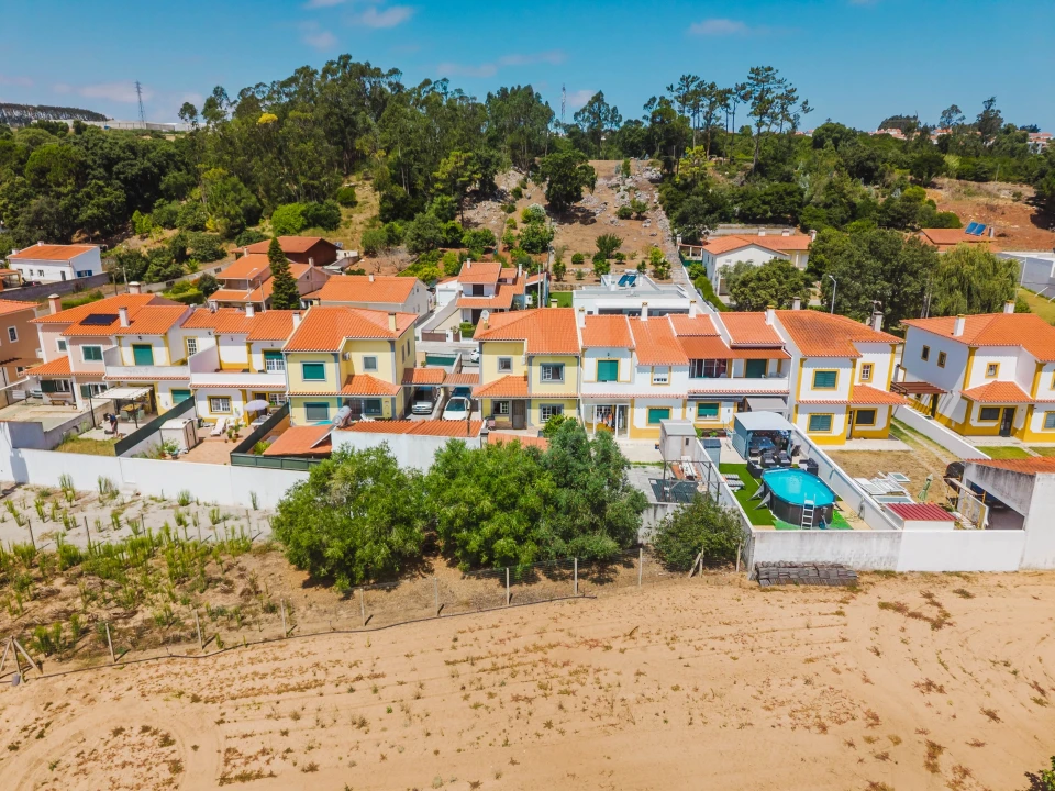 Moradia T4 para Venda em Olho Marinho Foto 8