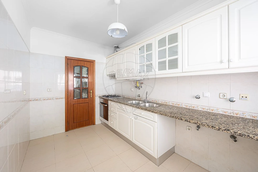 Apartamento T1 para Venda em Cacém e São Marcos Foto 10
