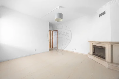 Apartamento T1 para Venda em Cacém e São Marcos