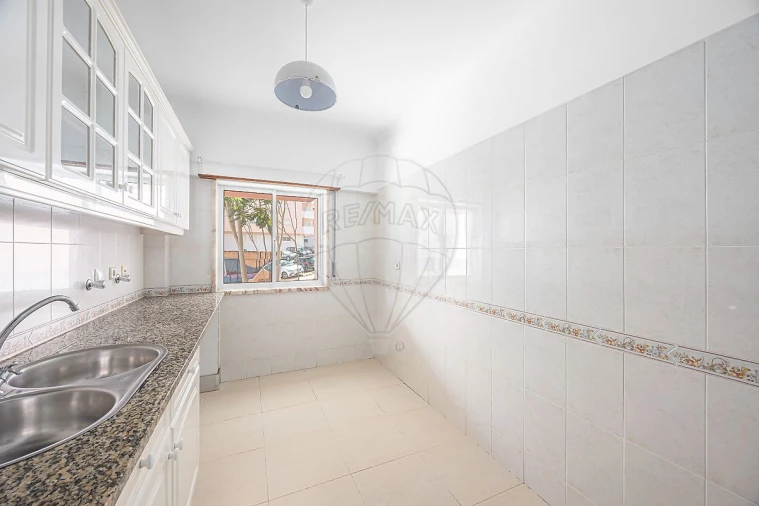 Apartamento T1 para Venda em Cacém e São Marcos Foto 11