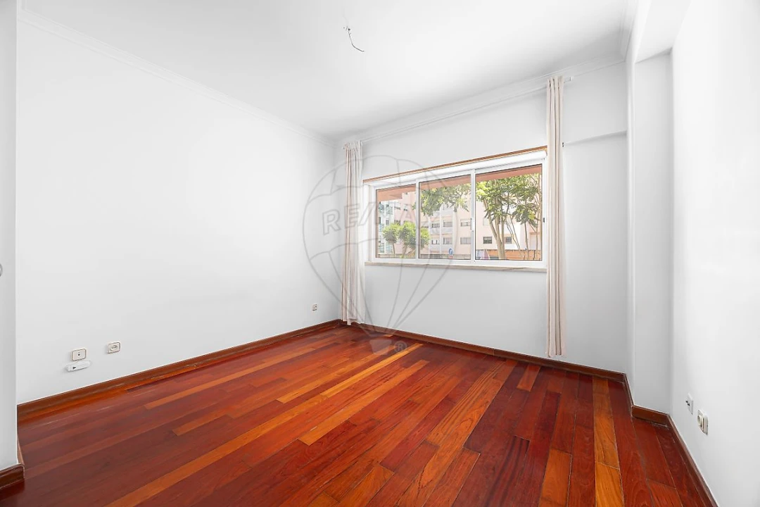 Apartamento T1 para Venda em Cacém e São Marcos Foto 4