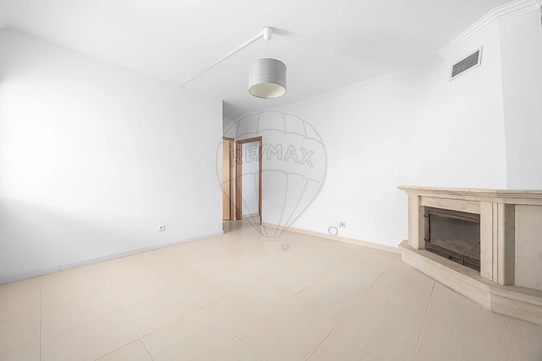 Apartamento T1 para Venda em Cacém e São Marcos Foto 2