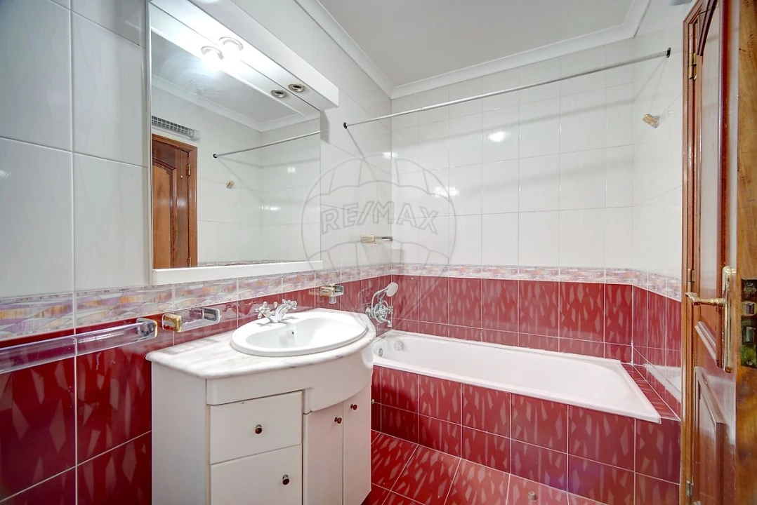 Apartamento T3 para Venda em Massamá e Monte Abraão Foto 15
