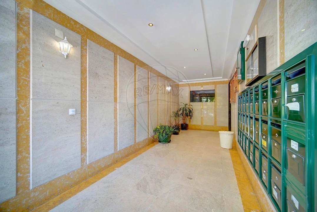 Apartamento T3 para Venda em Massamá e Monte Abraão Foto 30